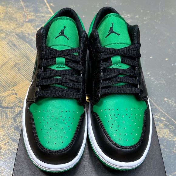 Nike Air Jordan 1 Low Black Lucky Green 553558-065 Pine Toe - Picture 3 of 9